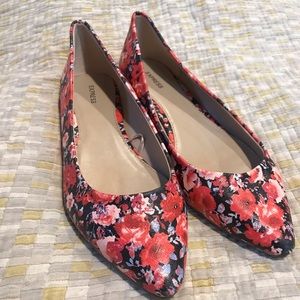 NWOT Express Floral Flats